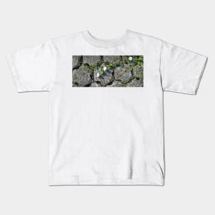 Between the stones 2 Kids T-Shirt